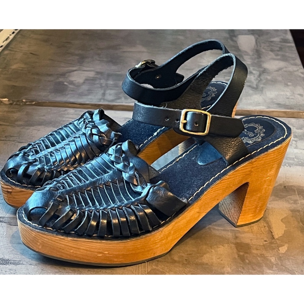 NWOT Ecote woven Leather wooden heel clog